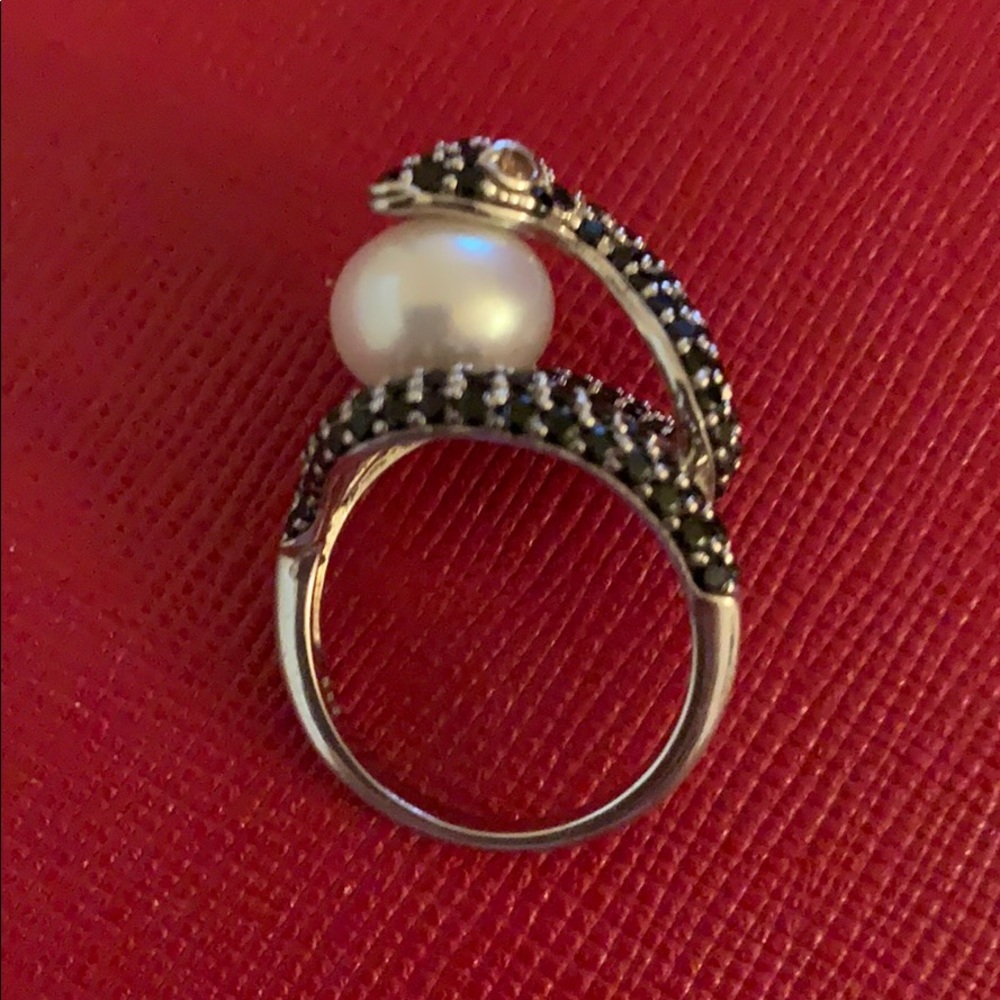 Ring - Picture 2 of 5